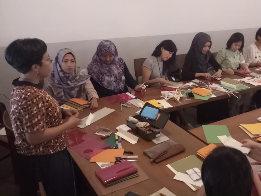 Dari Kelas Menjilid Buku